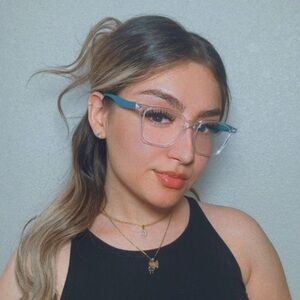 Meet your Posher, Jarely